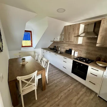 Sunny Oak Estate Mengeš